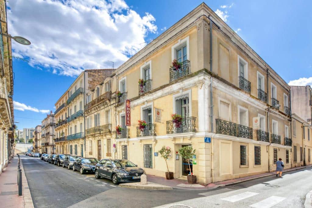 Hotels for Gays Montpellier Hotel d'Aragon Building